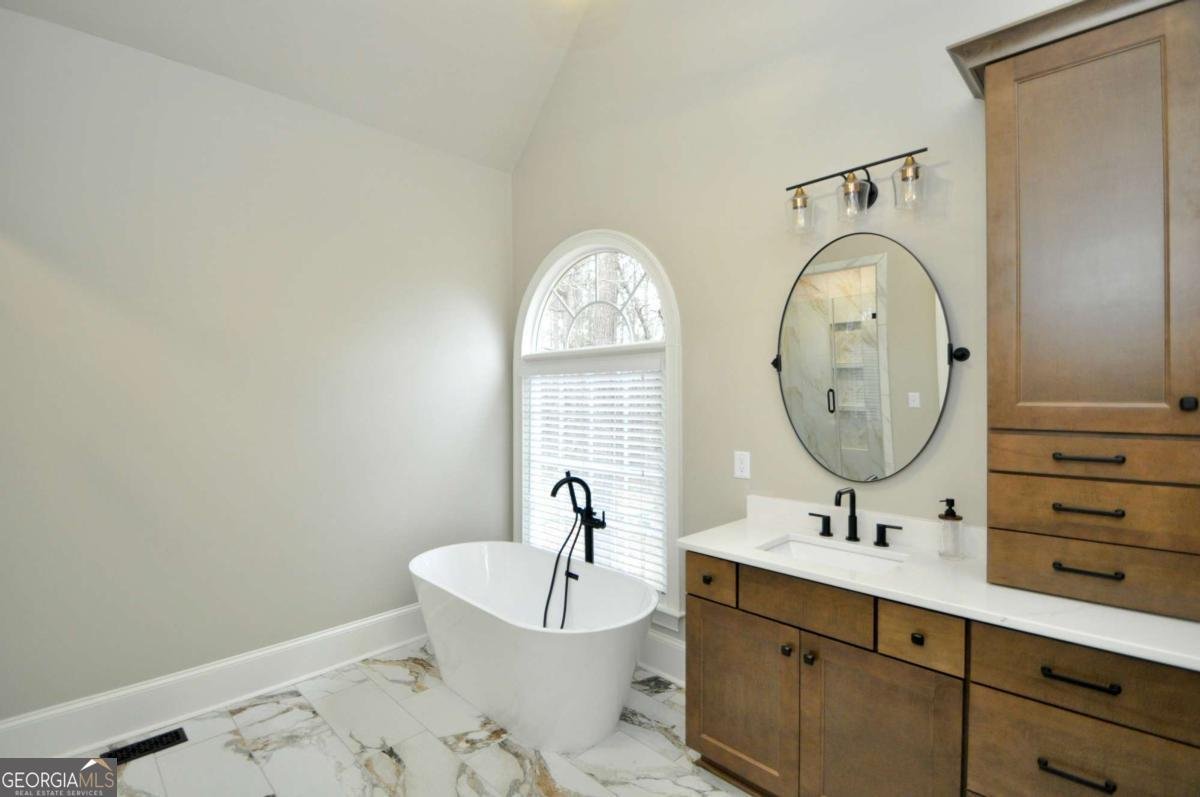1070 Lexington Court Bishop - 31
