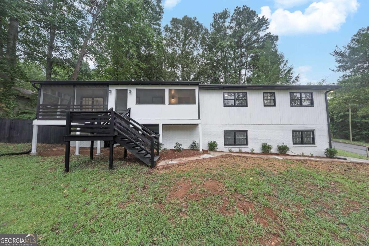 135 Golden Hills Drive Woodstock - 1