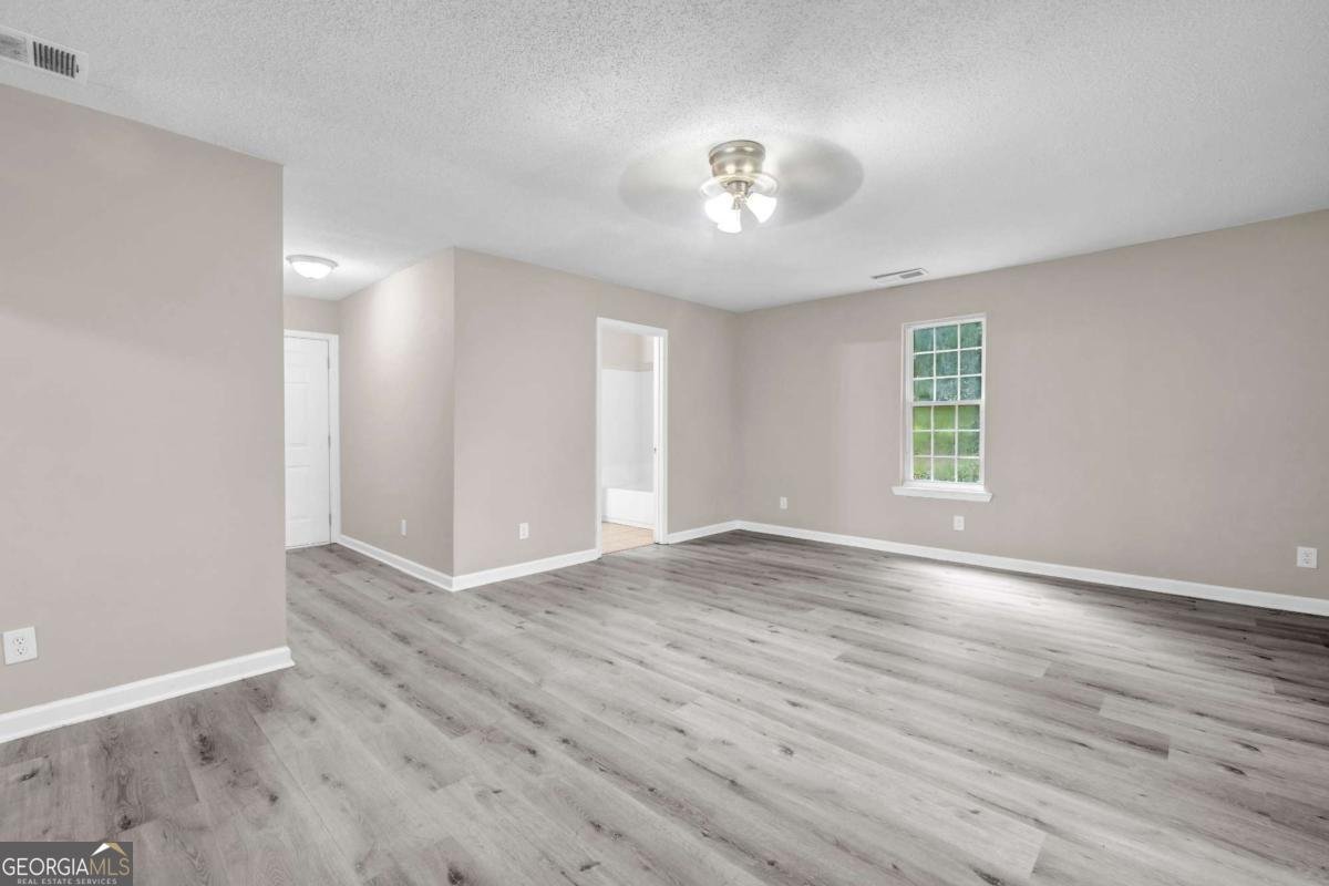 305 18th Street Griffin - 32