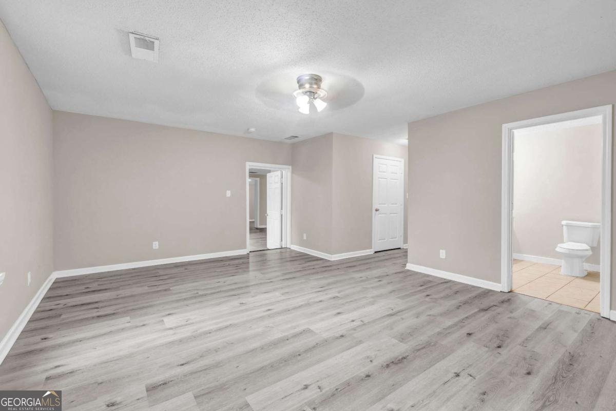 305 18th Street Griffin - 33