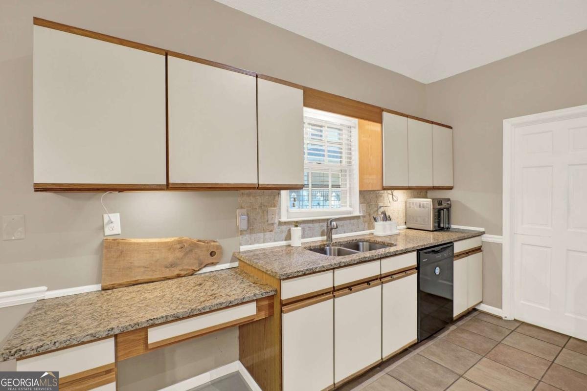767 Edgewater Lane Kennesaw - 17