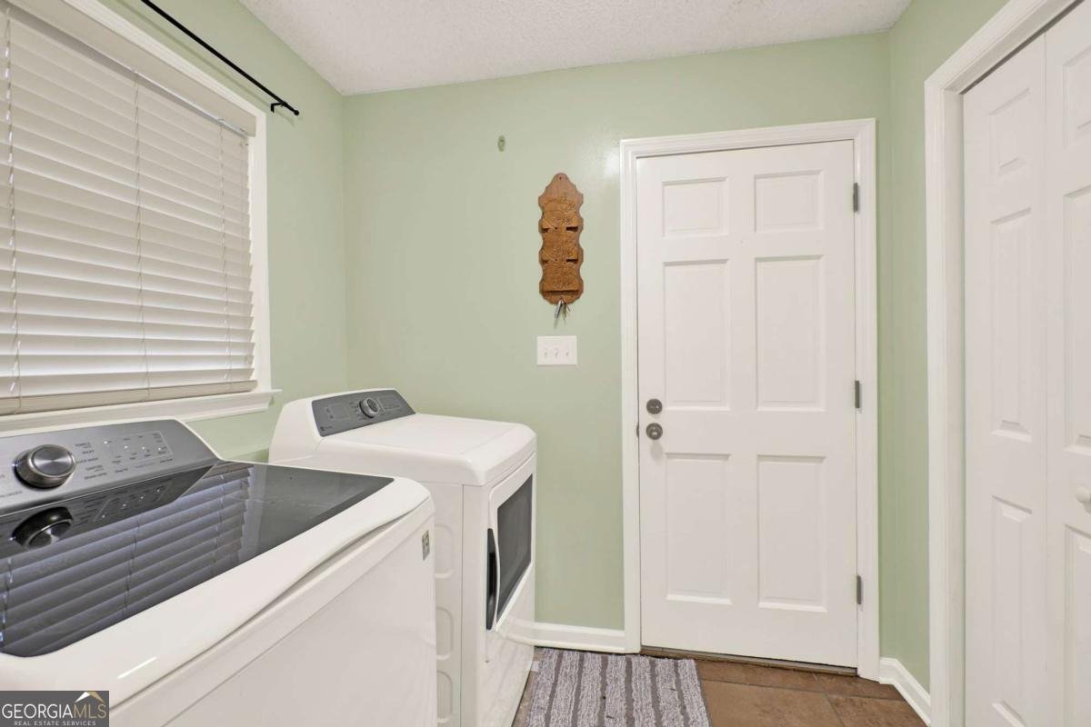 767 Edgewater Lane Kennesaw - 19