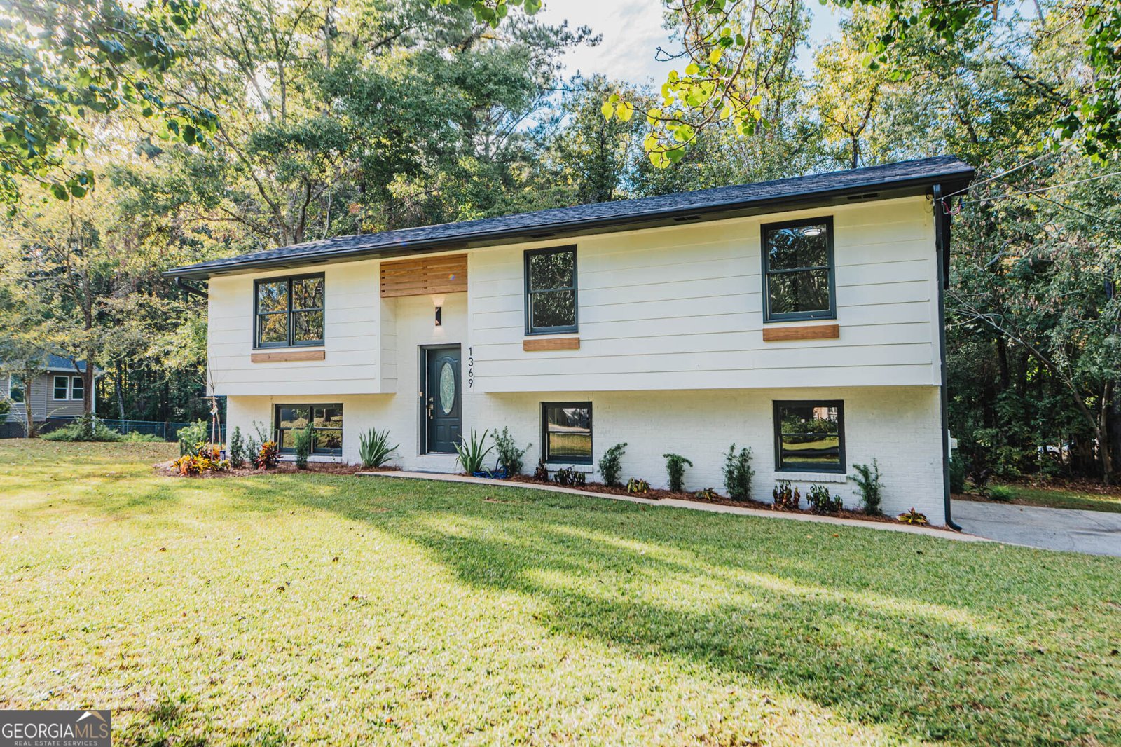 1369 King Arthur Drive Macon - 2