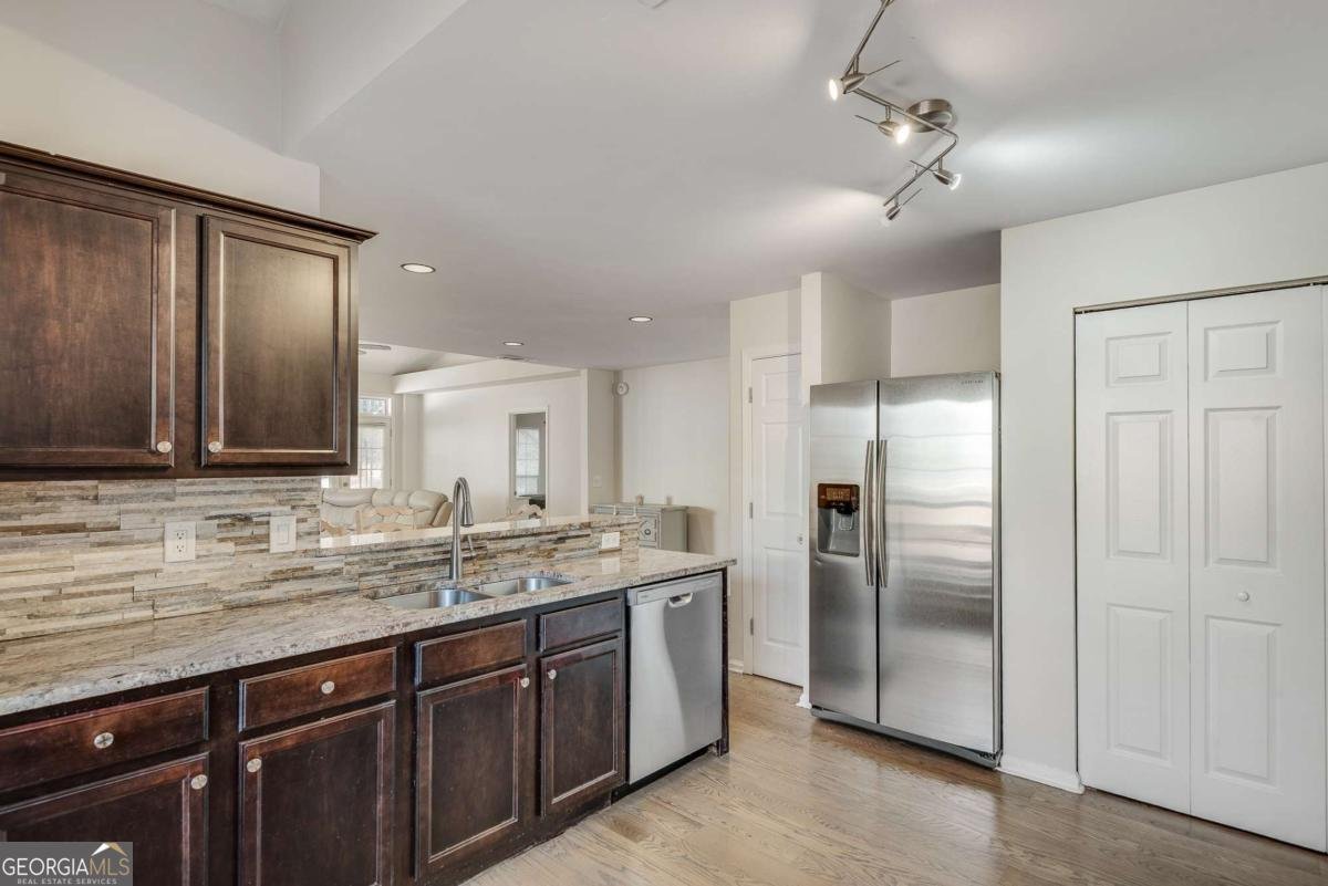 5557 BRIDGE POINTE Drive Alpharetta - 12