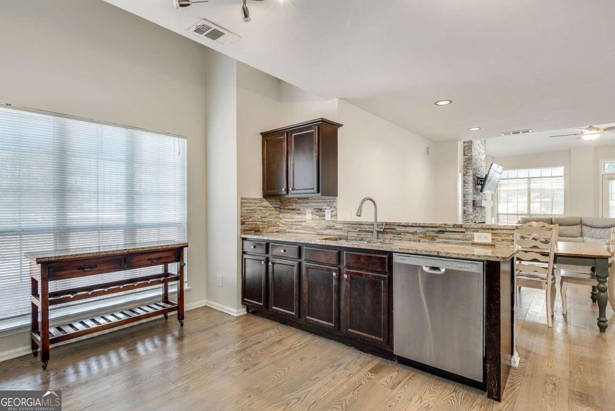 5557 BRIDGE POINTE Drive Alpharetta - 14
