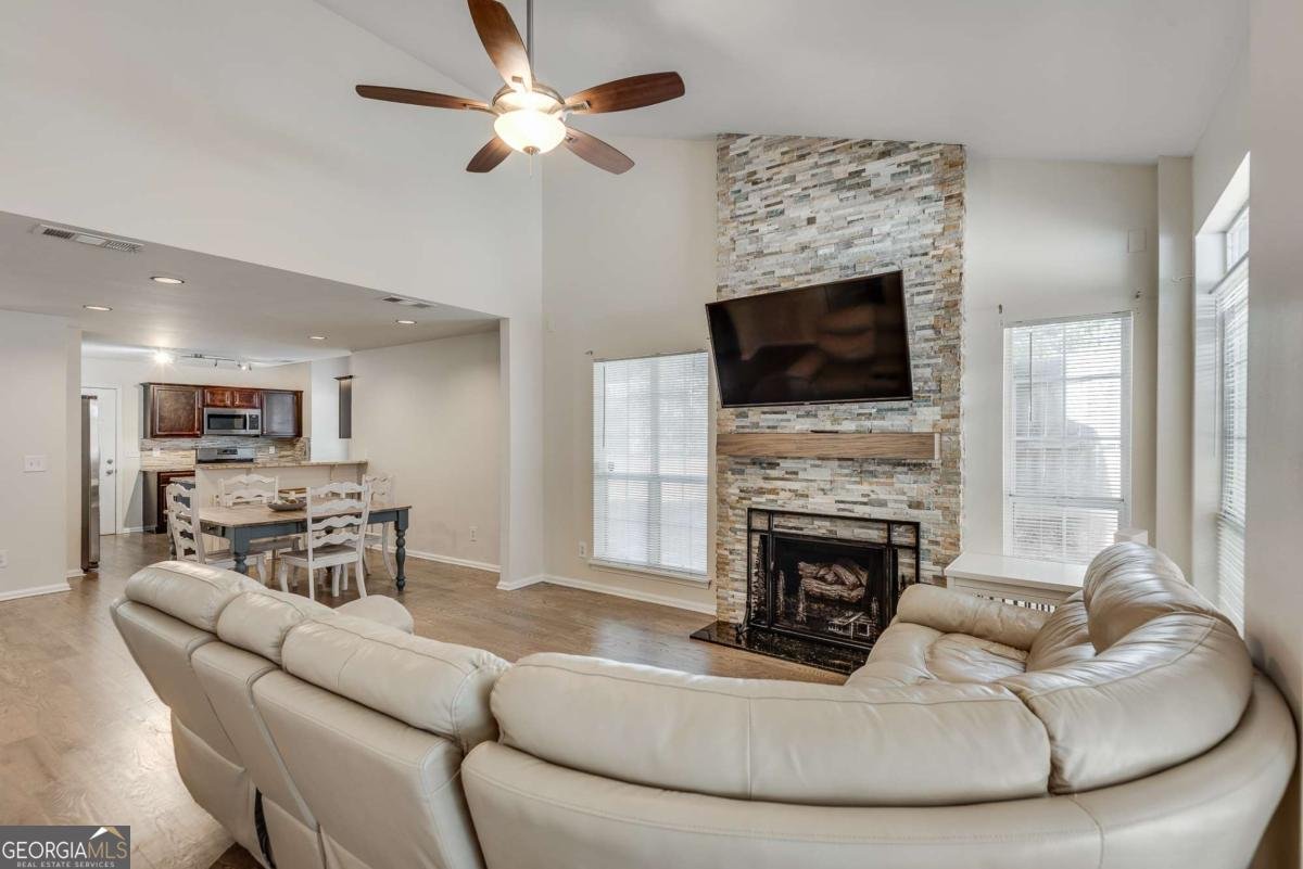 5557 BRIDGE POINTE Drive Alpharetta - 19