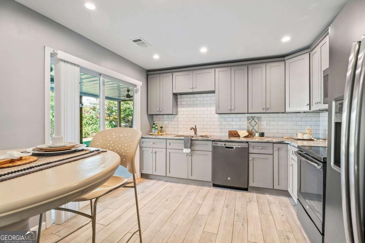 2082 Kinsmon Drive Marietta - 6