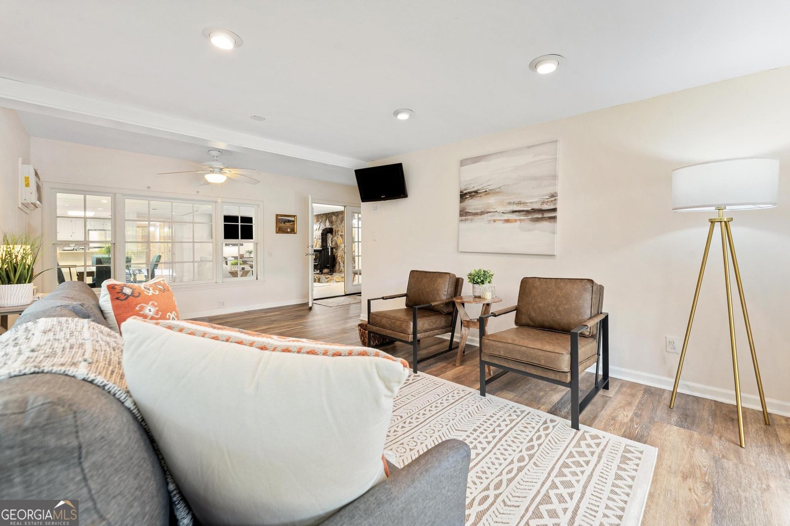 387 Chateau Drive Lavonia - 37