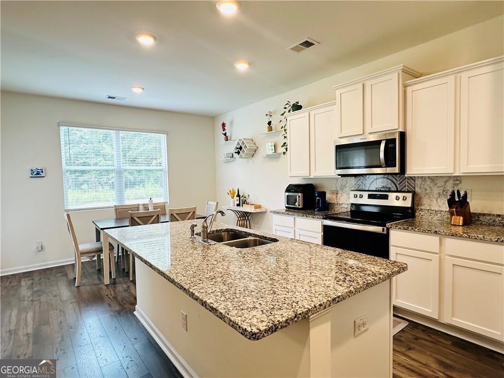 404 SHASTA Court Hoschton - 13