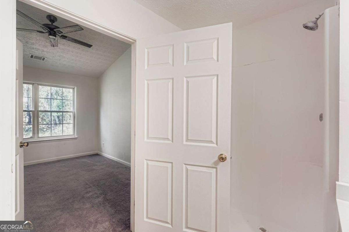 1025 Lakeside Circle Covington - 19