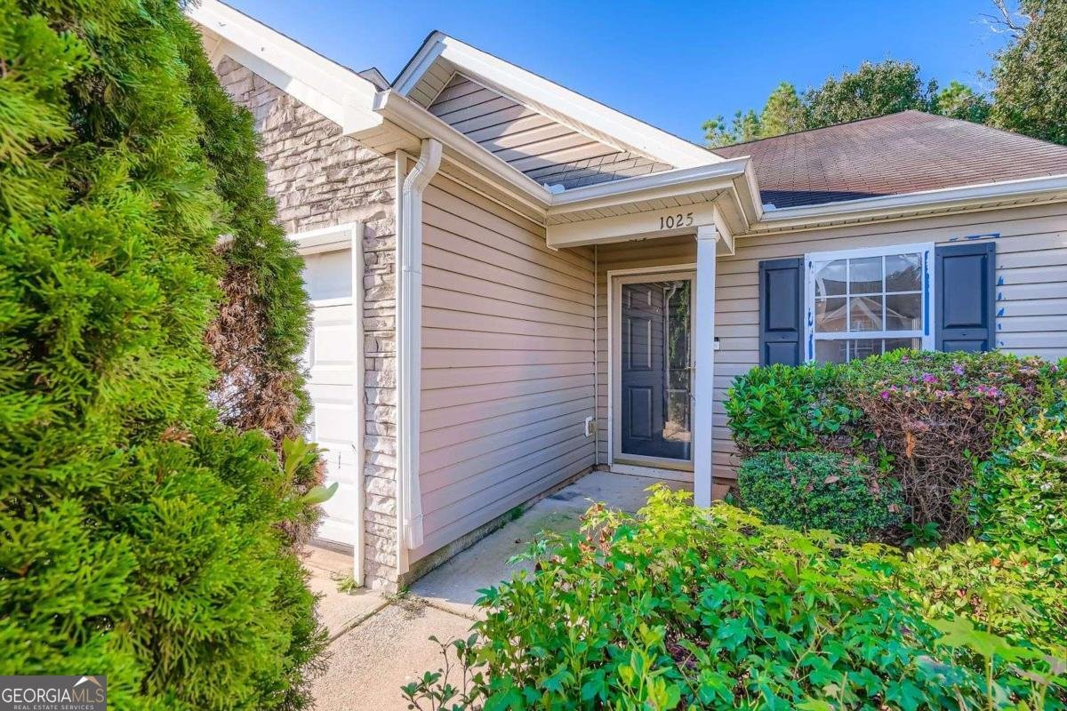 1025 Lakeside Circle Covington - 4
