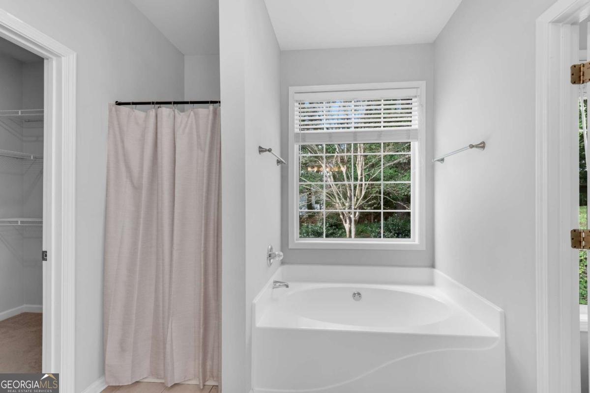 8435 Lanierland Farms Drive Gainesville - 22