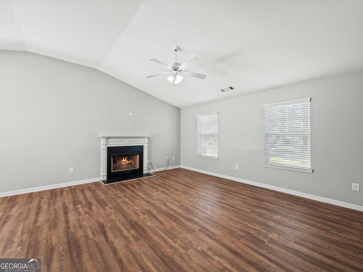 498 Walnut Woods Drive Braselton - 3
