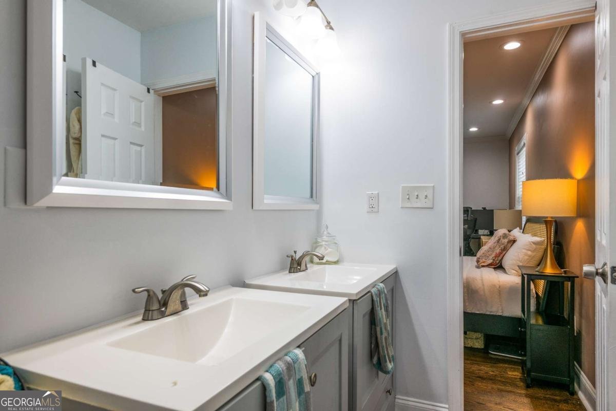 1760 Rogers Avenue Atlanta - 28