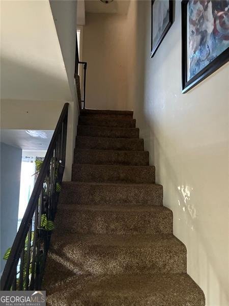 5689 KINGSPORT Sandy Springs - 4
