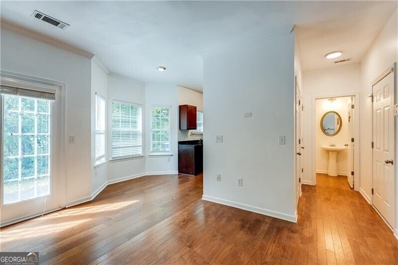 2546 Laurel Circle Atlanta - 11