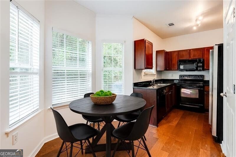 2546 Laurel Circle Atlanta - 12