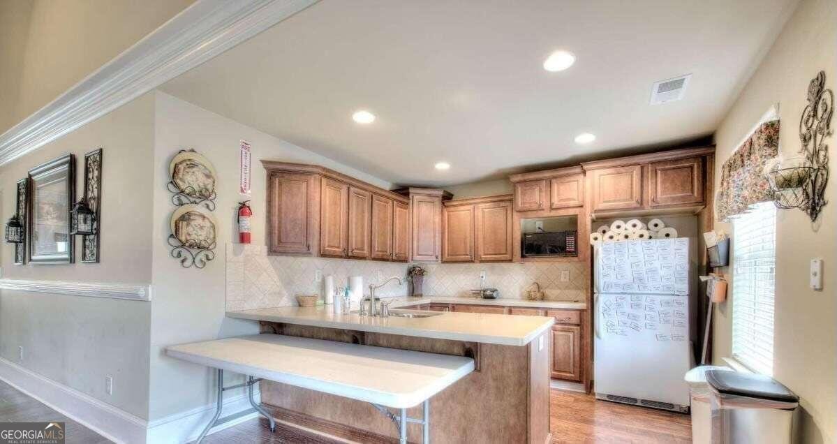 18 Mary Lane White - 54