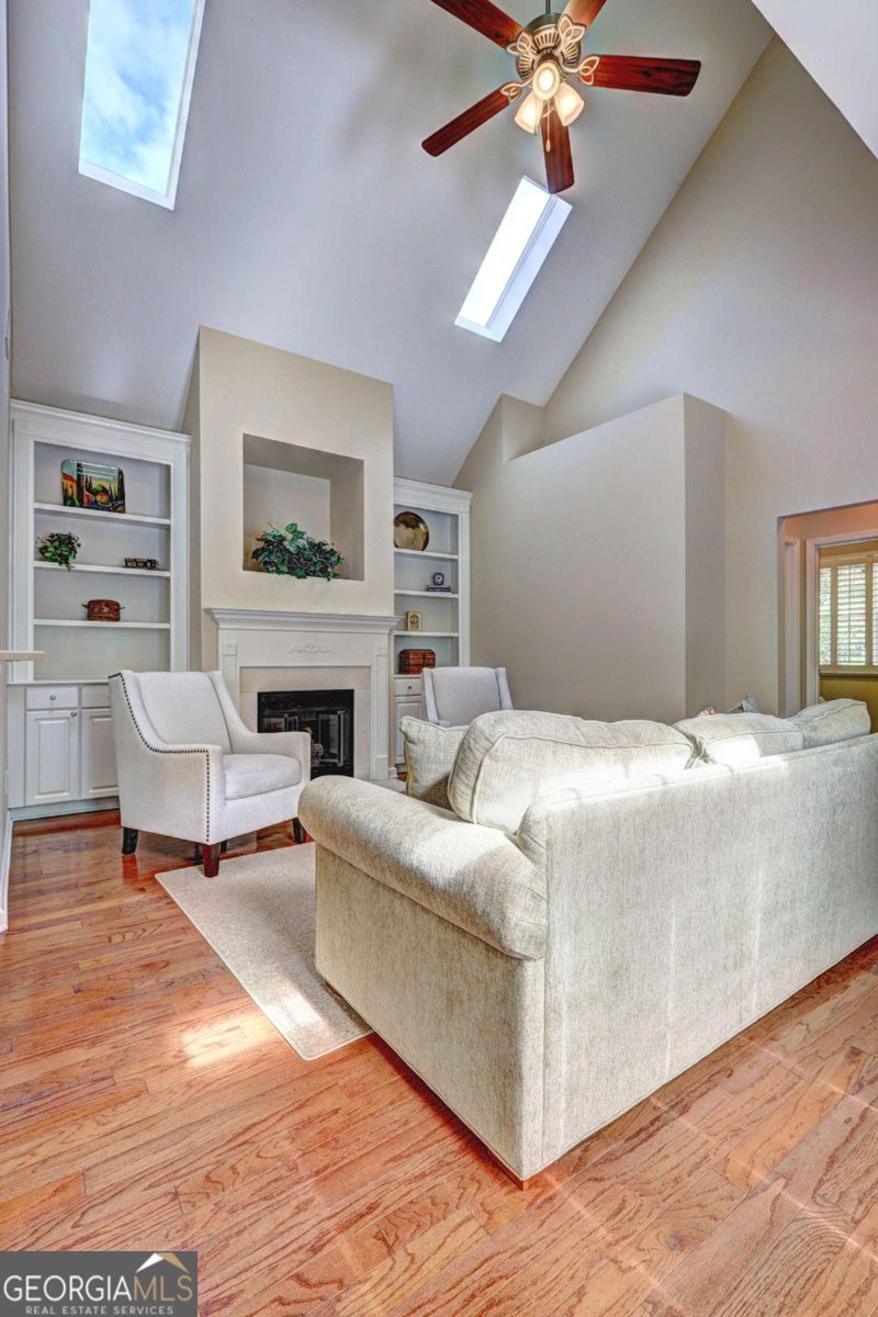 344 Glens Way Woodstock - 13
