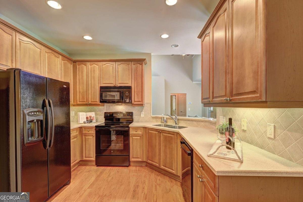 344 Glens Way Woodstock - 17