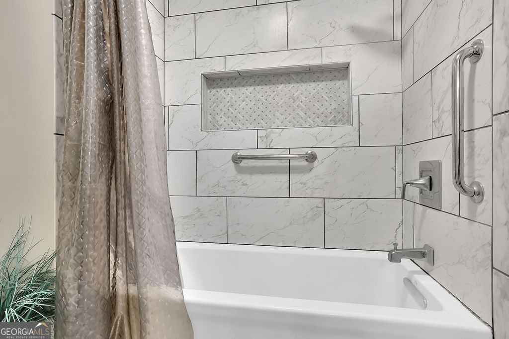 1315 Freedom Lane Roswell - 1