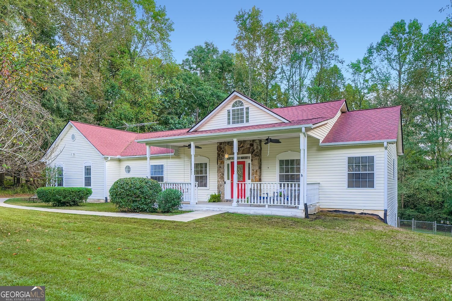 126 Summerhill Drive Hoschton - 2