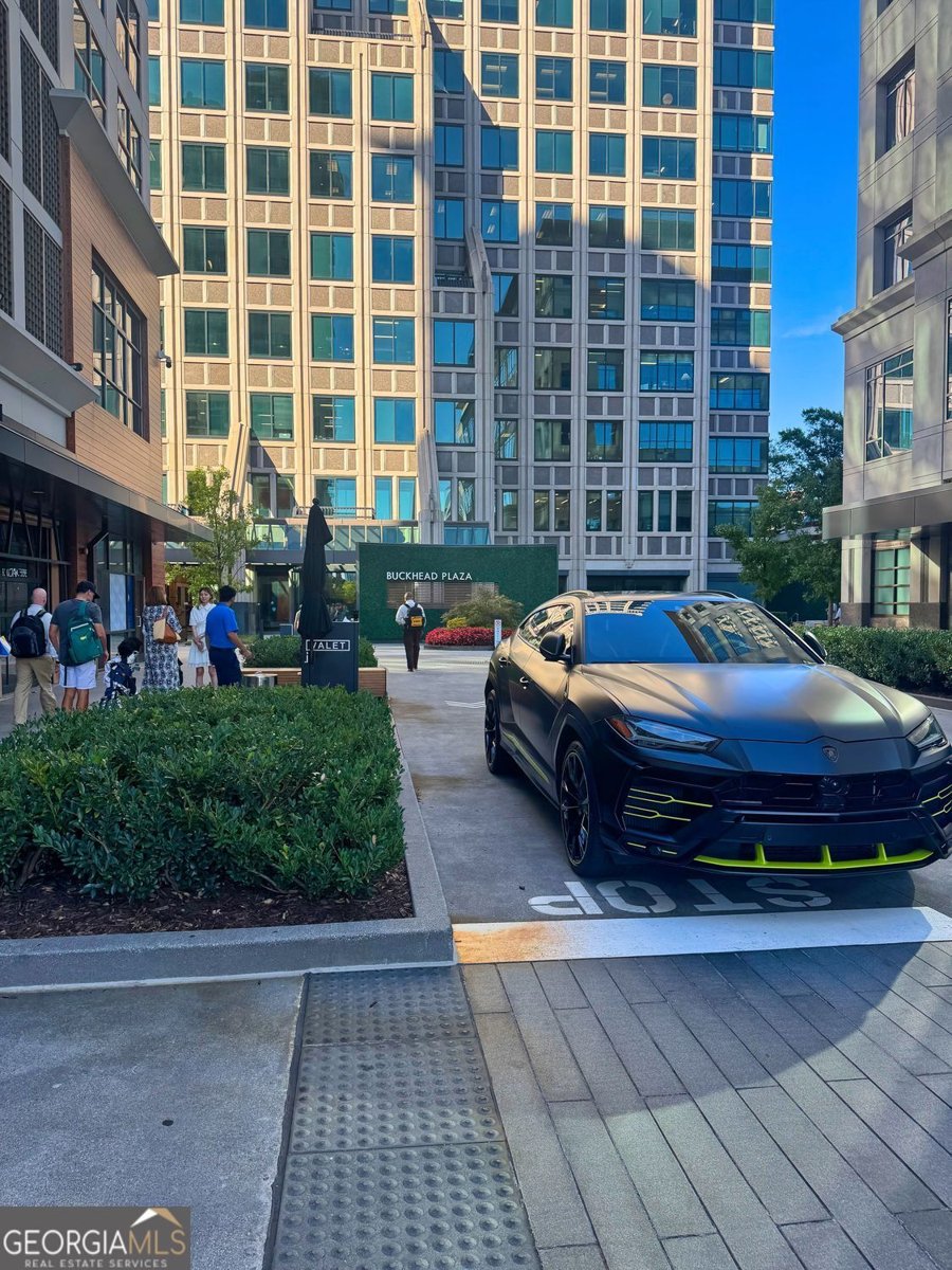 3040 Peachtree Road Atlanta - 37