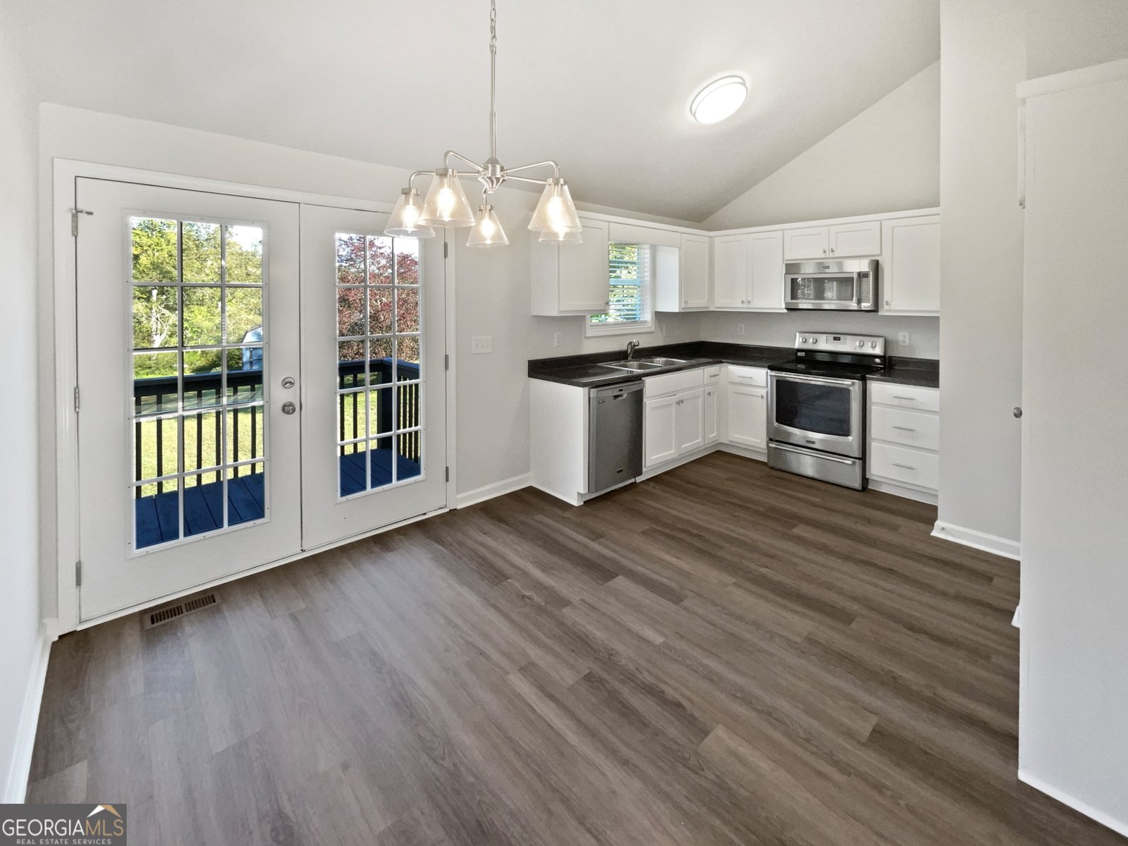 6105 Crystal Cove Trail Gainesville - 23