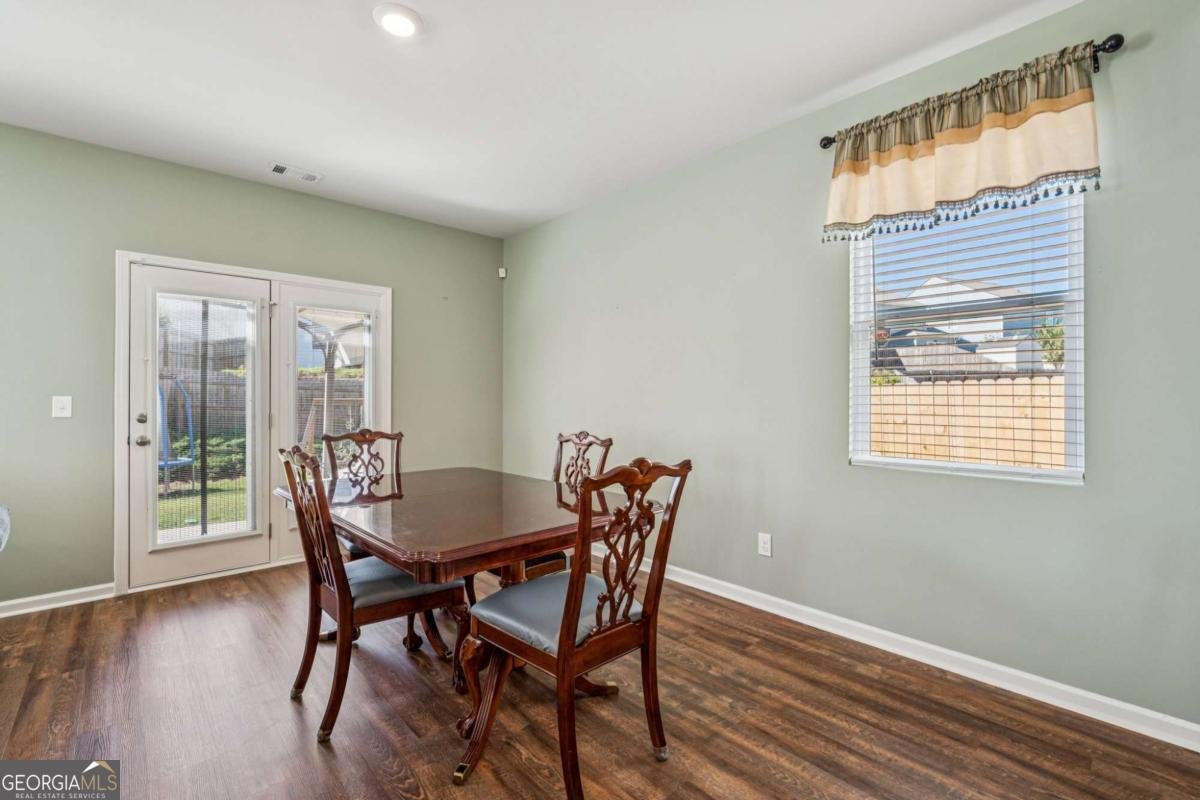 5535 Foxglove Way Oakwood - 1