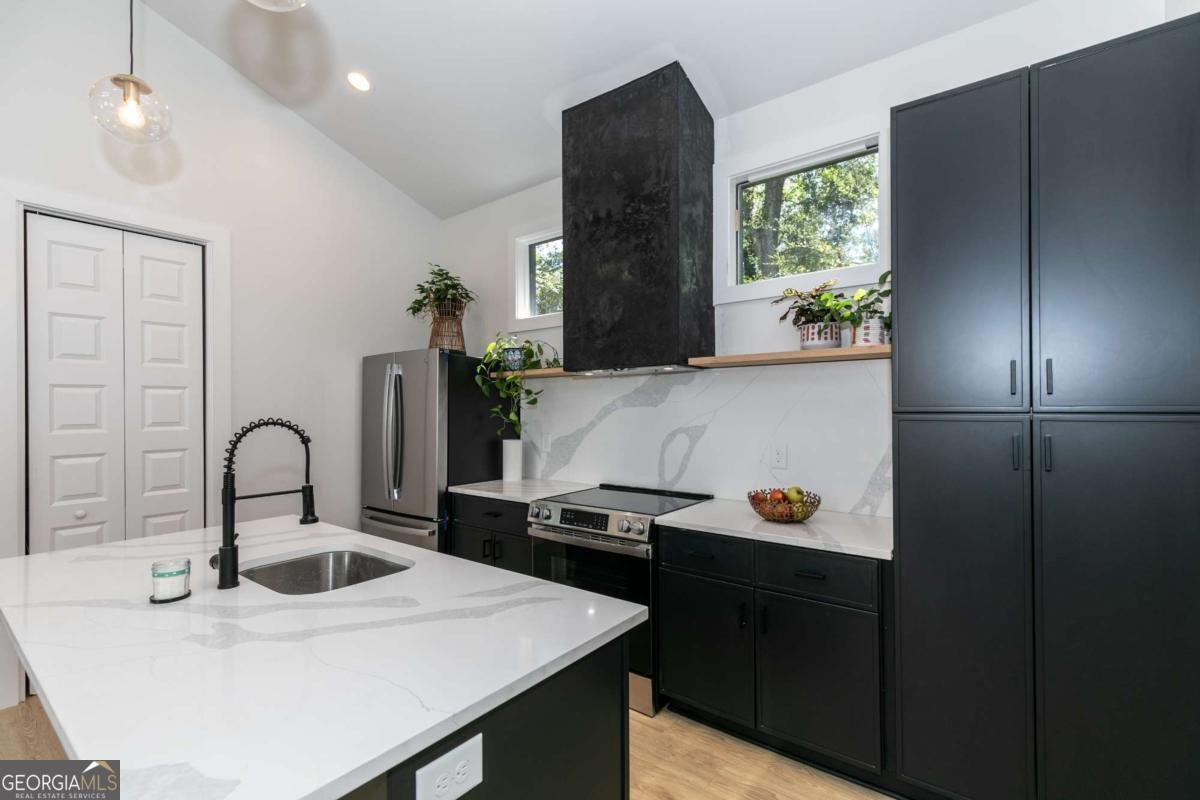 120 B Howard Street Atlanta - 17