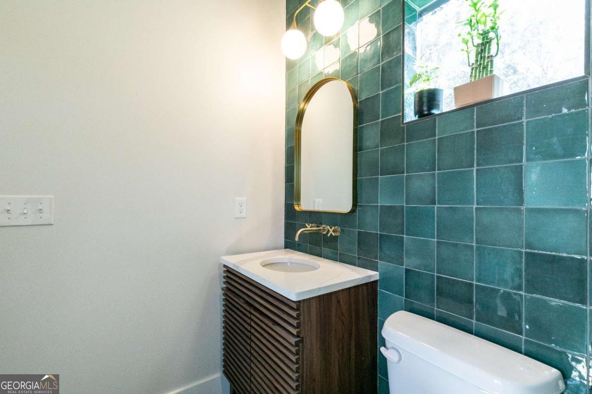 120 B Howard Street Atlanta - 24