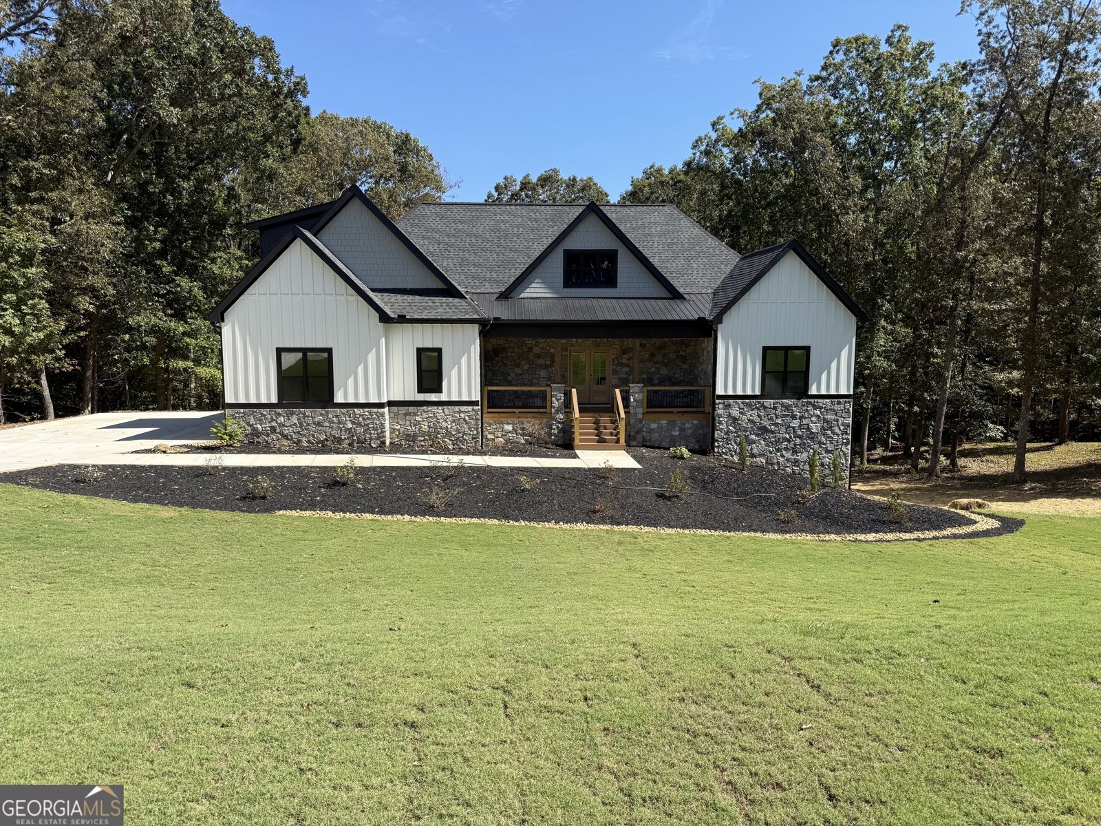 281 Abbington Way Clarkesville - 1