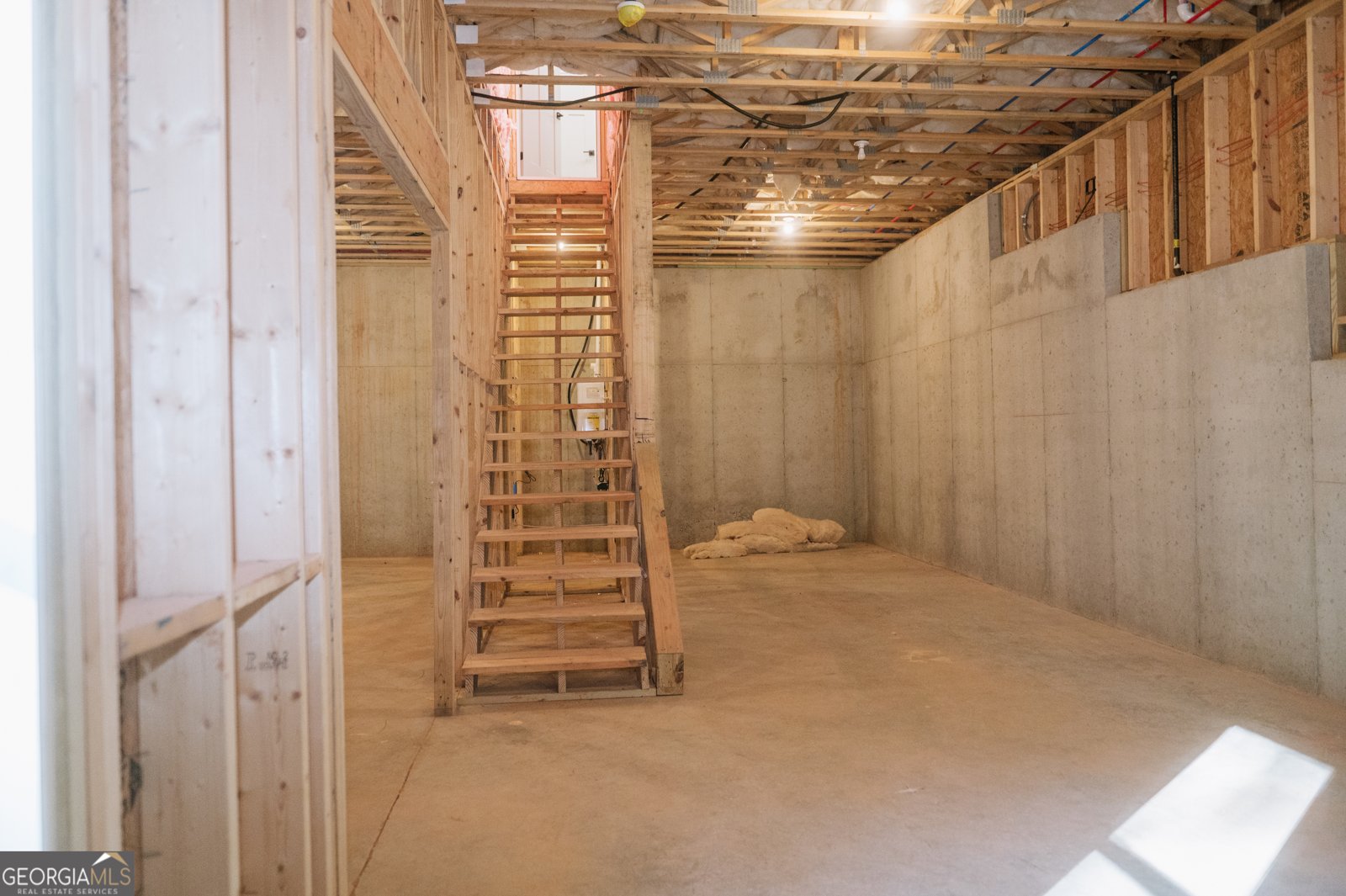 281 Abbington Way Clarkesville - 54
