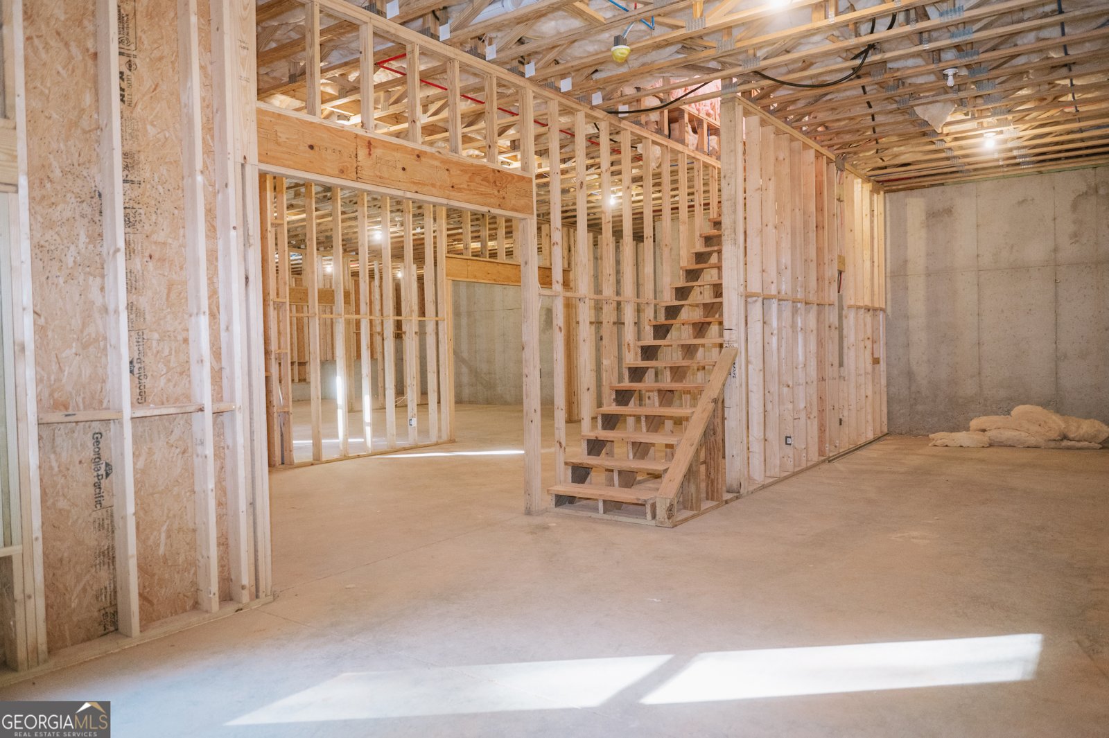 281 Abbington Way Clarkesville - 55