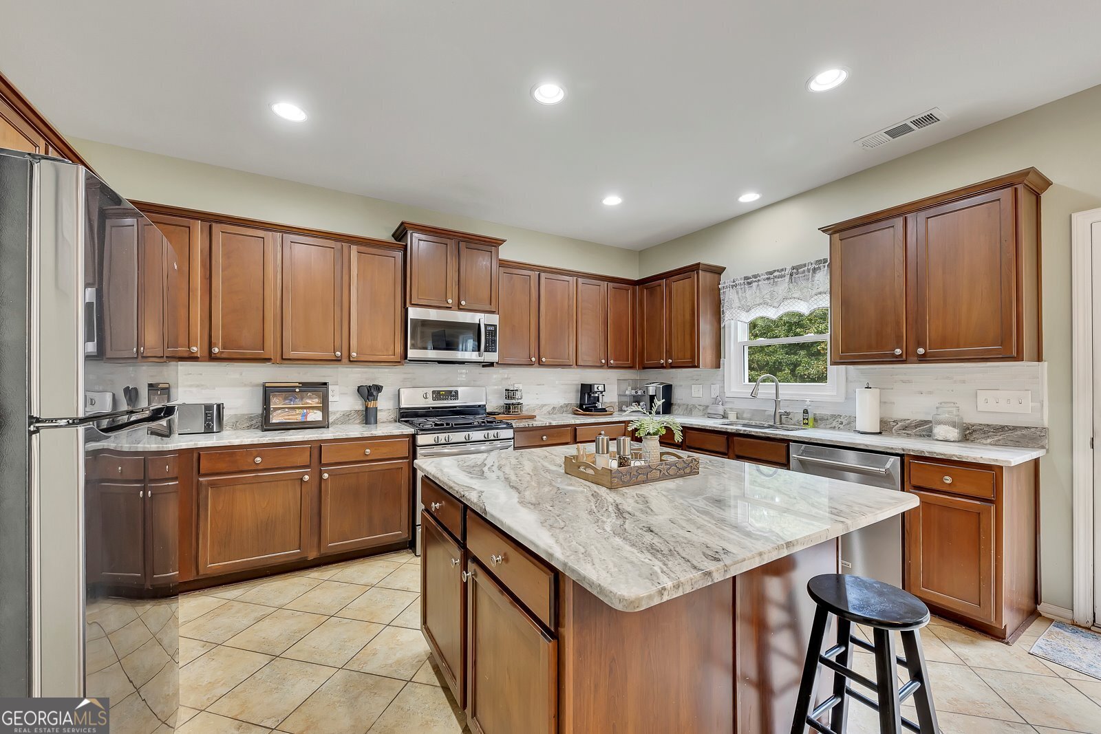 110 Ozark Trail Canton - 13