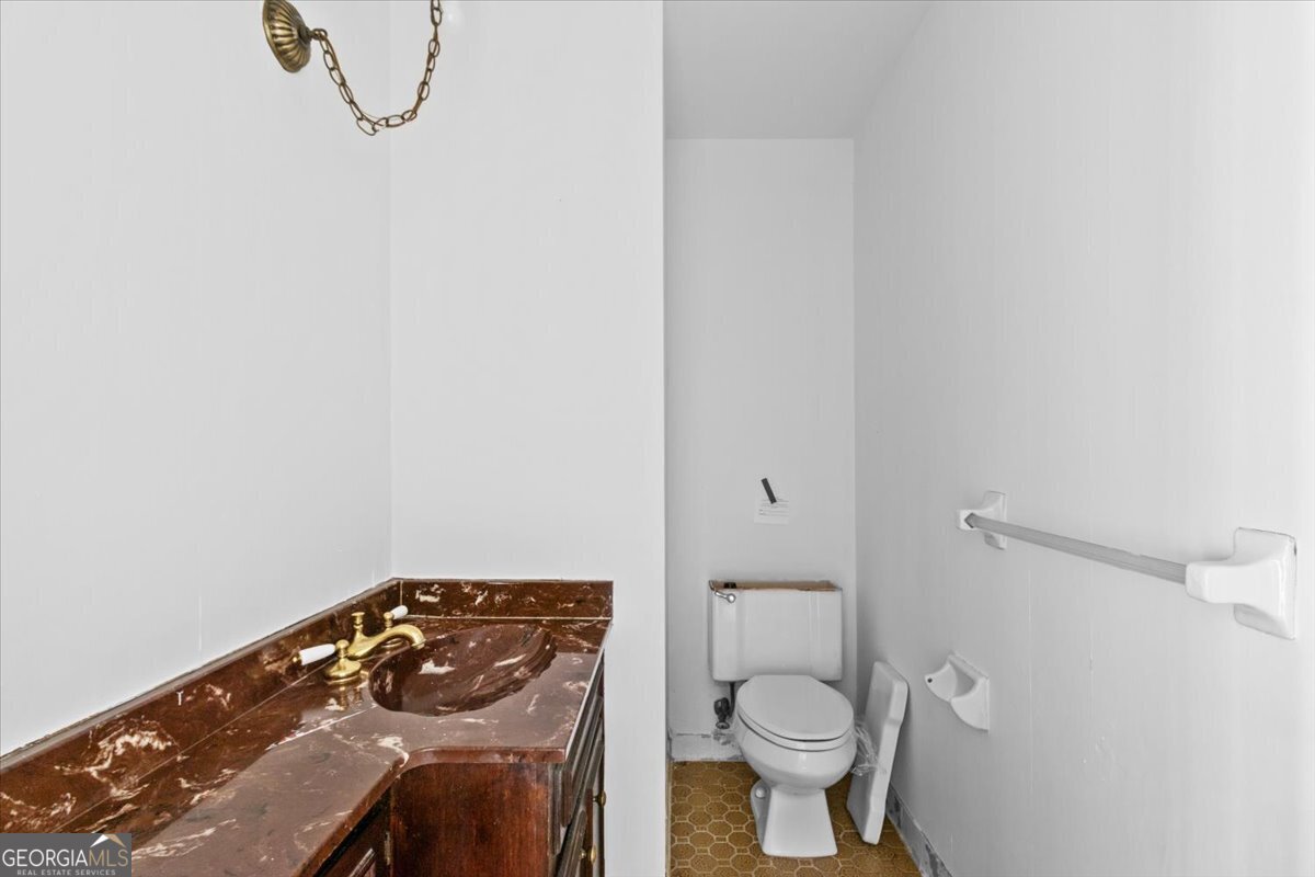 1731 Bank Drive Marietta - 17