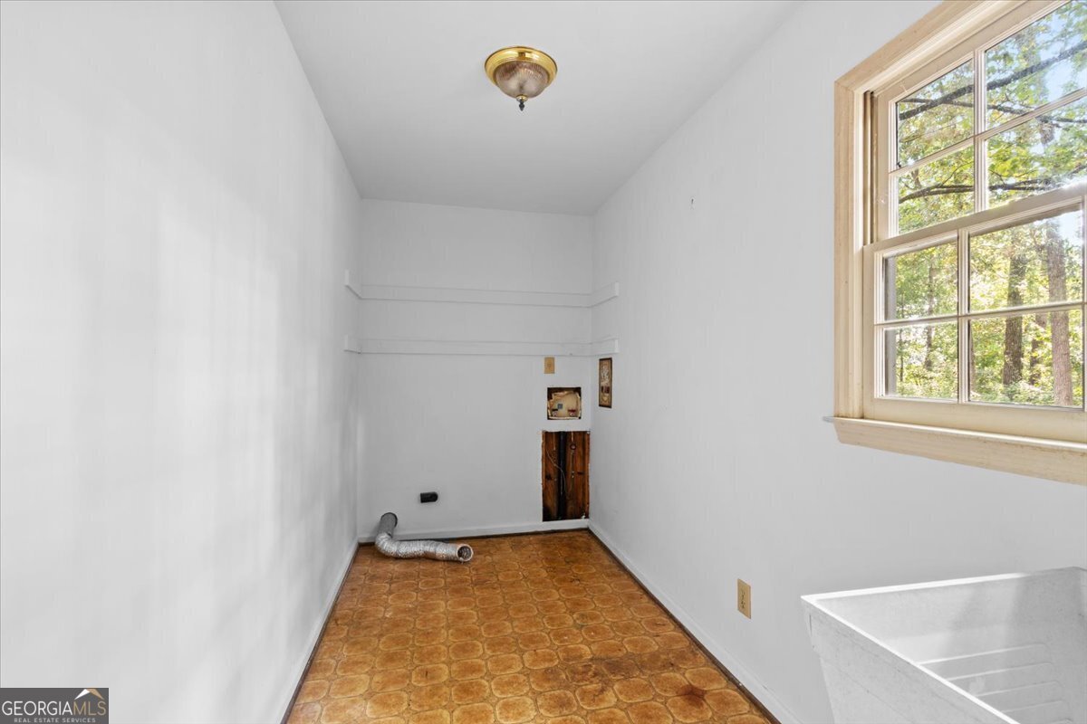 1731 Bank Drive Marietta - 18