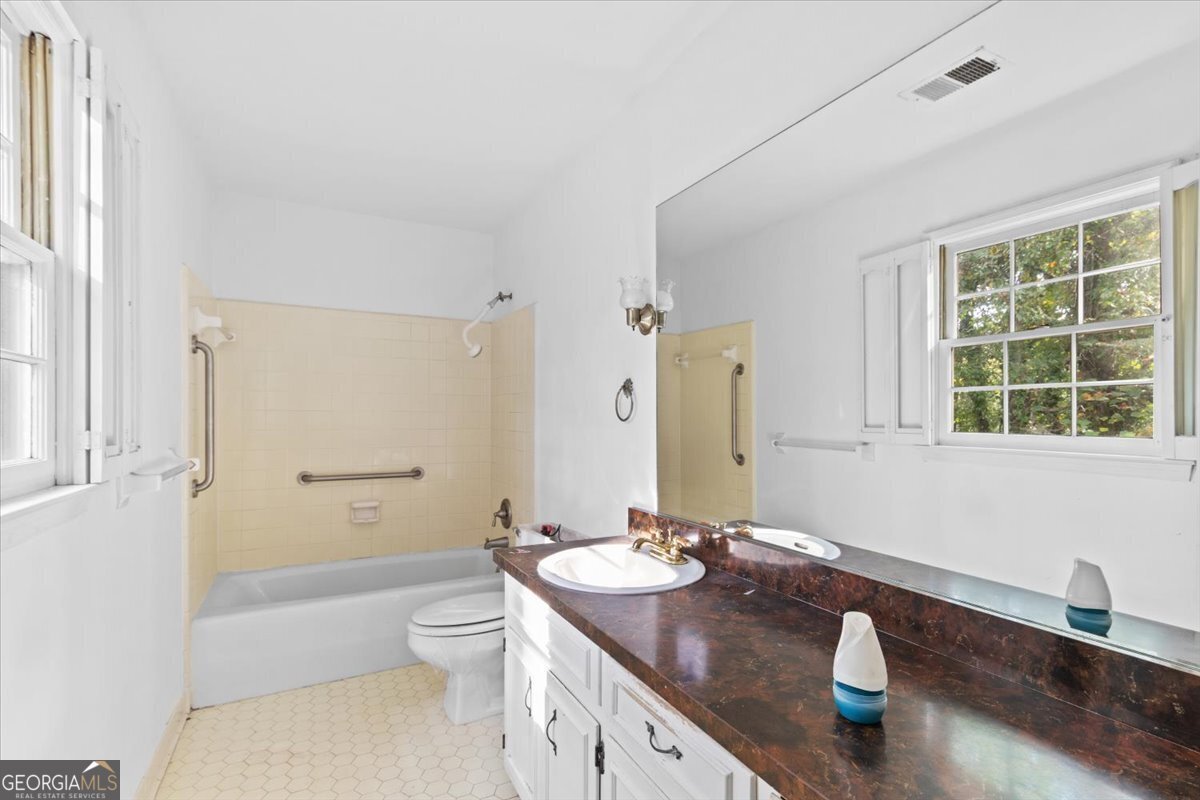 1731 Bank Drive Marietta - 23