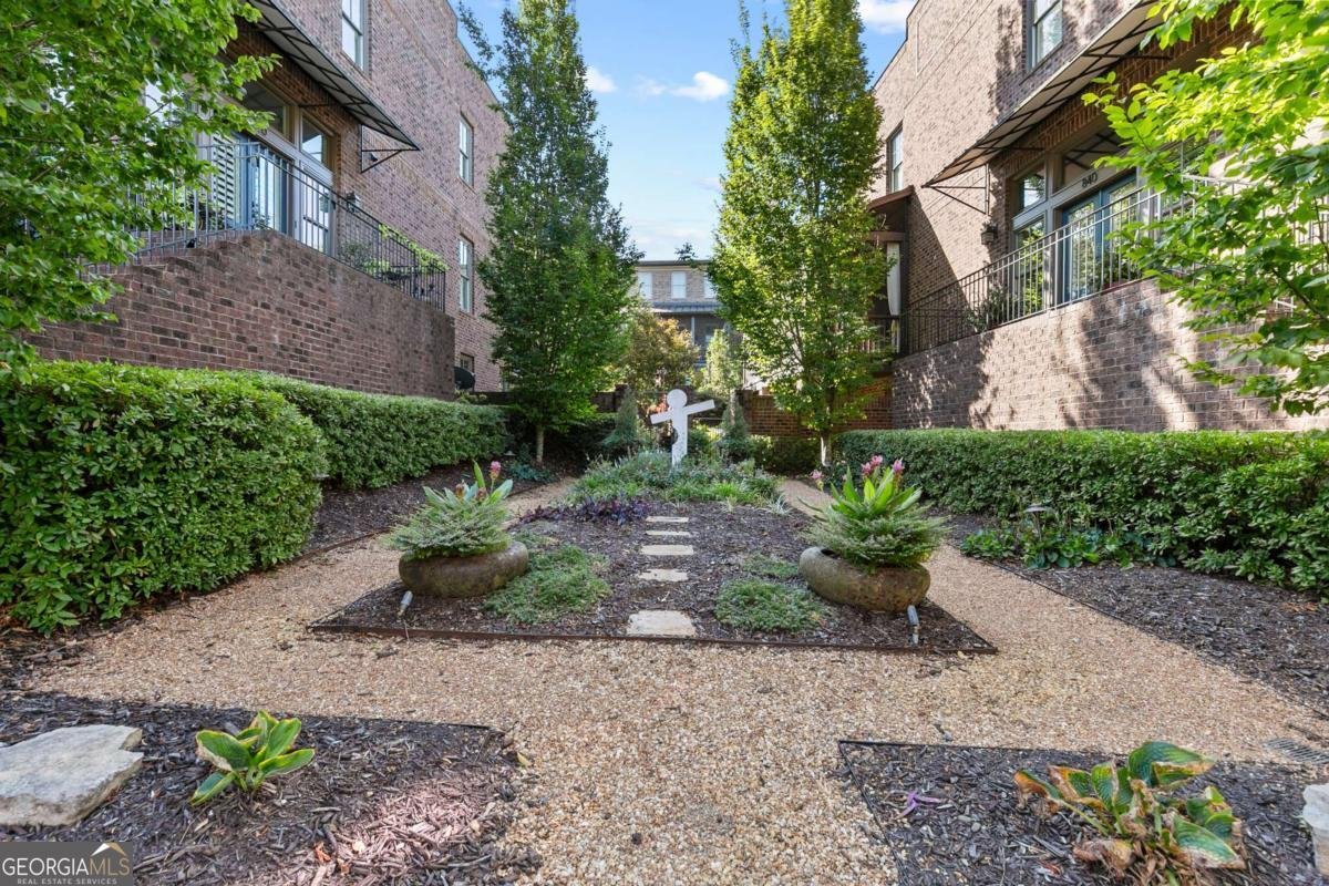 735 Camp Avenue Roswell - 1