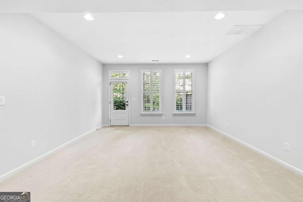 735 Camp Avenue Roswell - 31