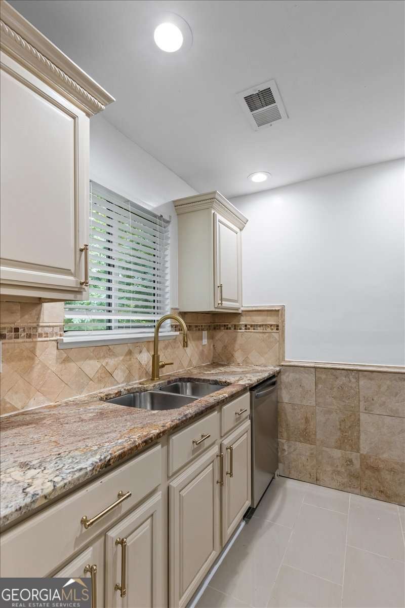5250 Forest Downs Lane Atlanta - 8