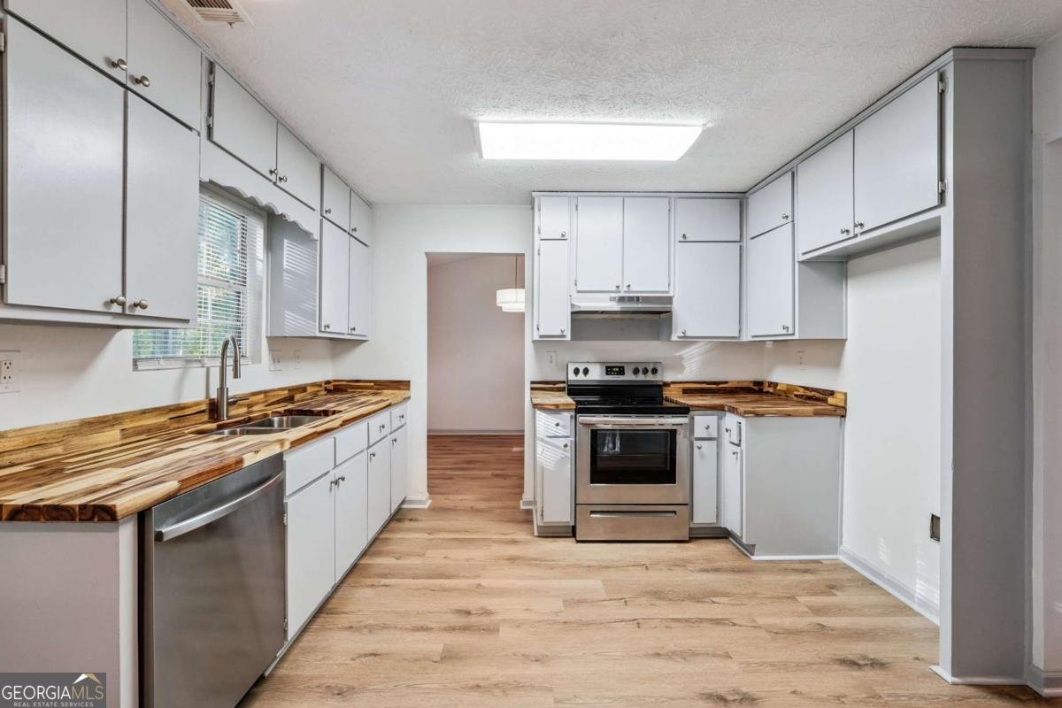 728 Stonebridge Crescent Lithonia - 8