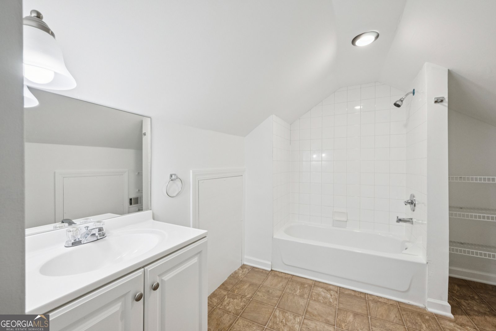 2649 Blount Street East Point - 9