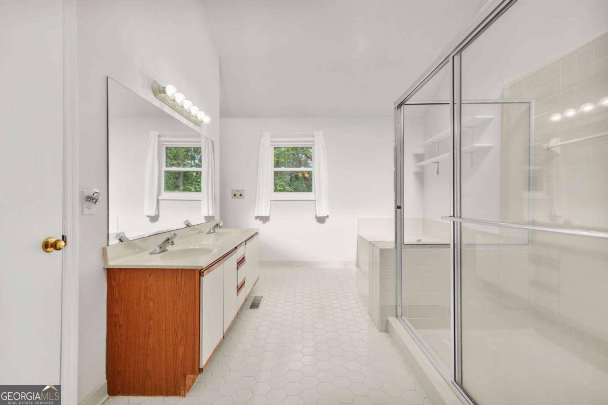 559 Farmbrook Trail Kennesaw - 2