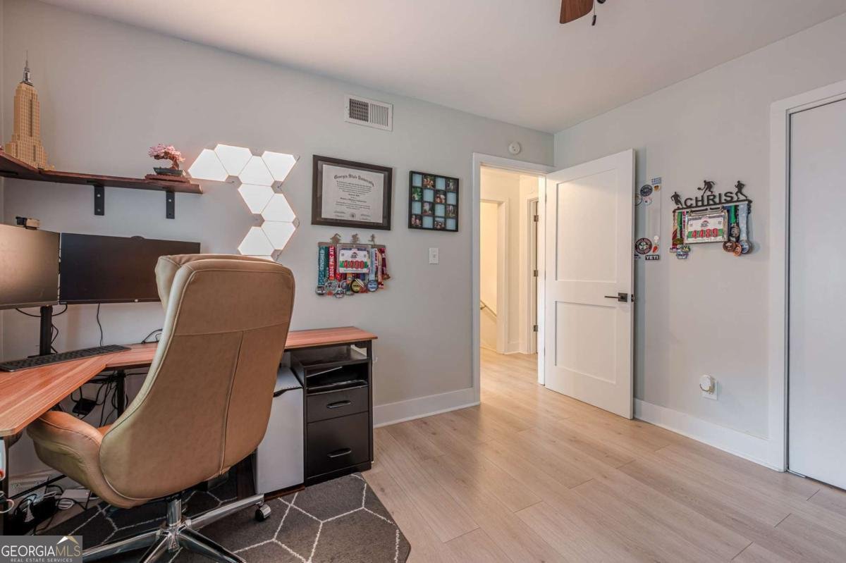 136 Peachtree Memorial Drive Atlanta - 24