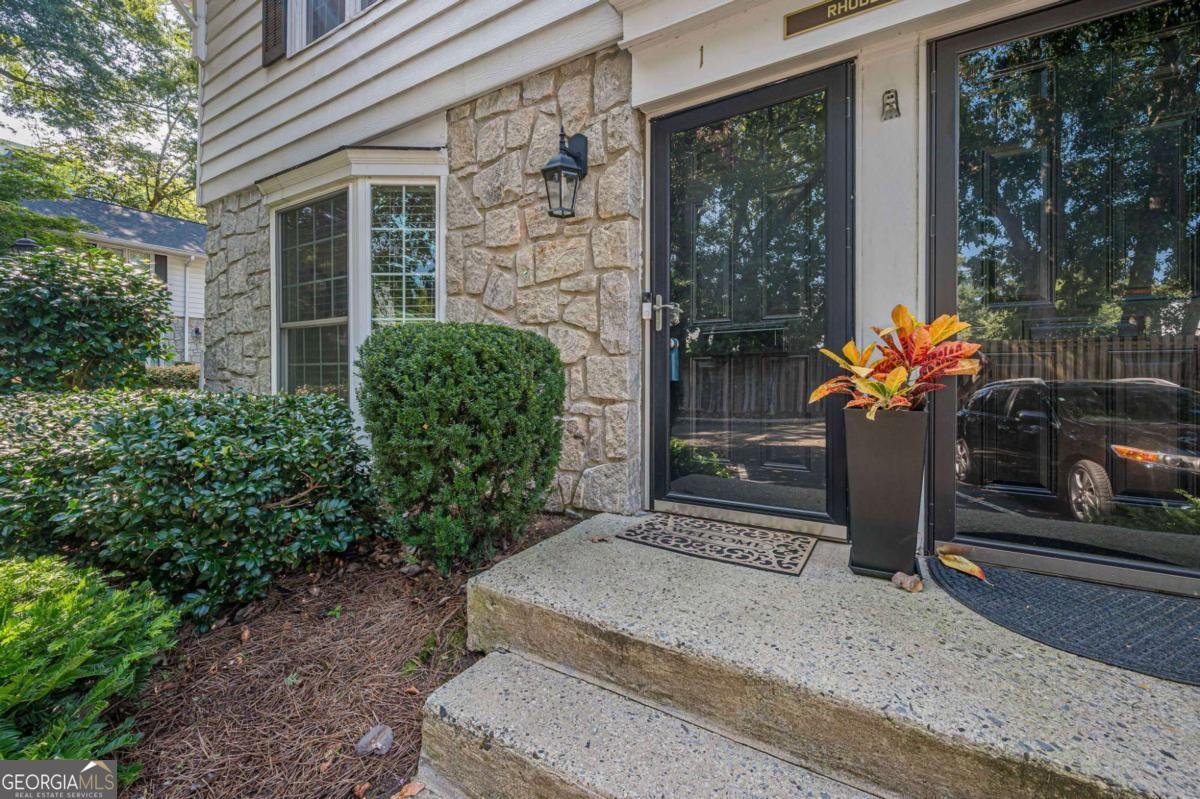 136 Peachtree Memorial Drive Atlanta - 3