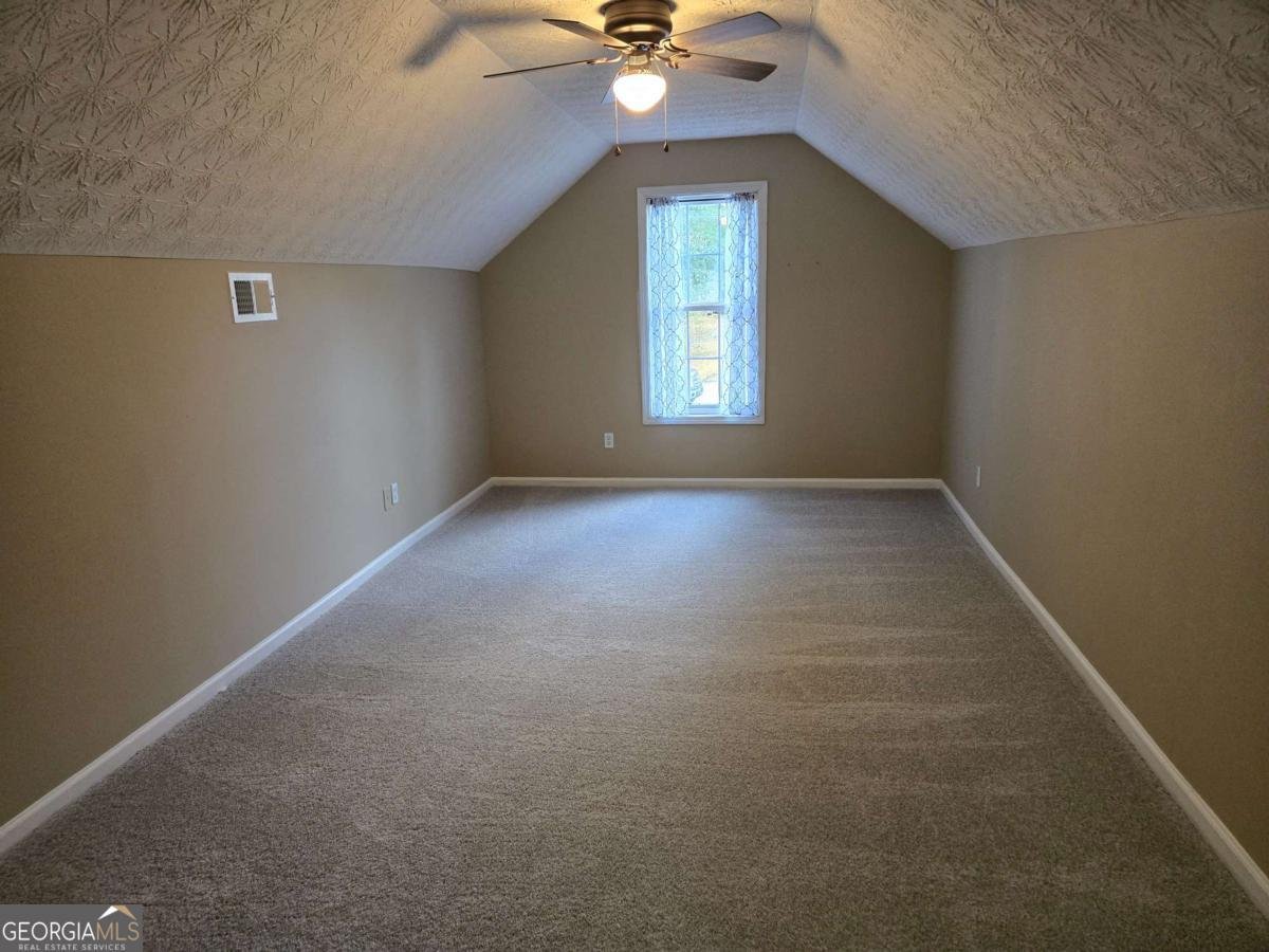 7001 Greenridge Drive Loganville - 32