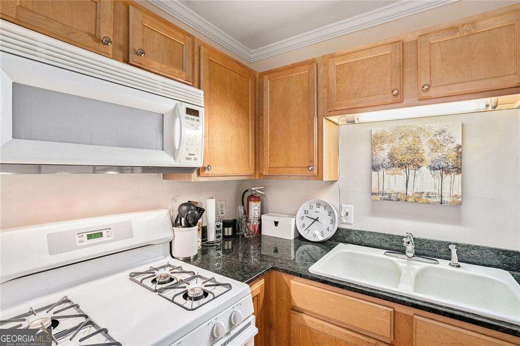 1990 Wellbourne Drive Atlanta - 8