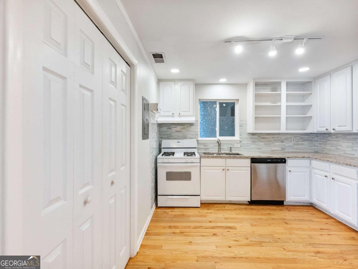 346 Carpenter Drive Atlanta - 11