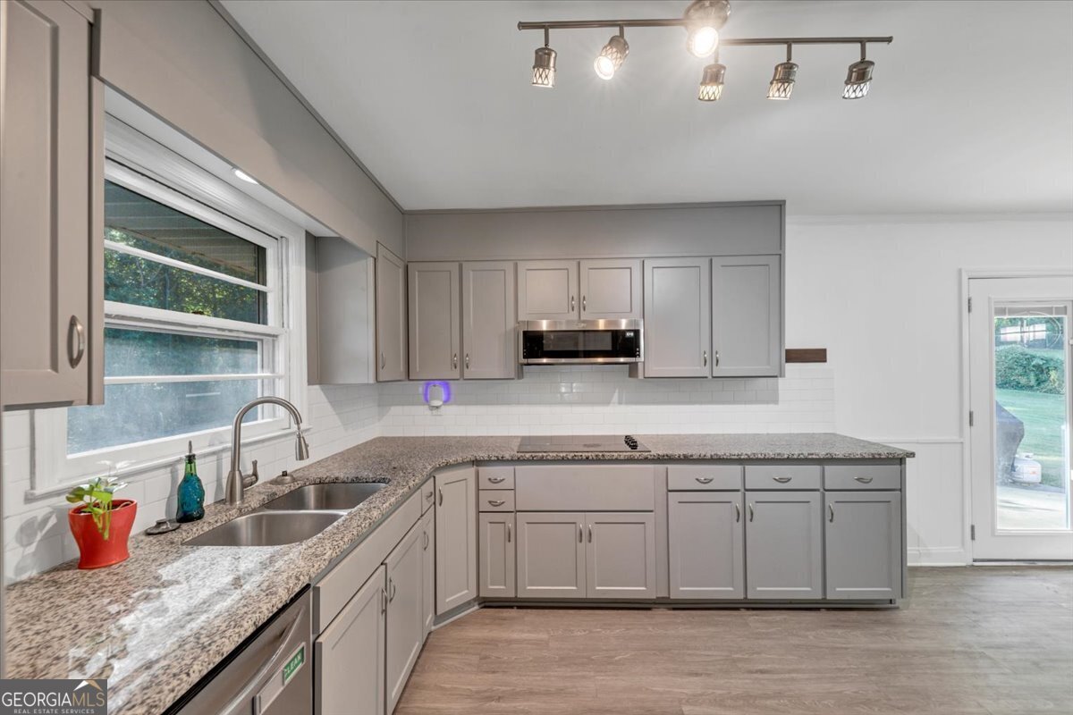 2650 Hayden Drive East Point - 14